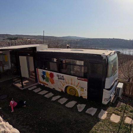 Apartmán The Bus Madždal Šams Exteriér fotografie