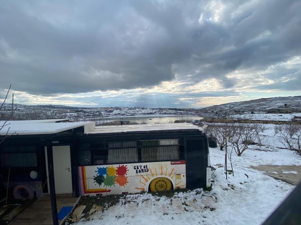 Apartmán The Bus Madždal Šams Exteriér fotografie